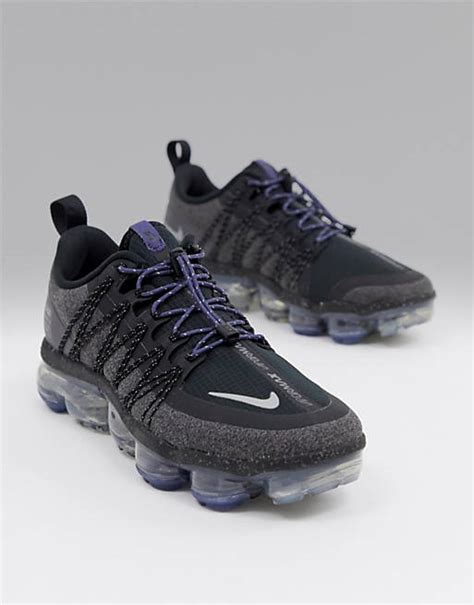 Schwarze, lilafarbene Nike VaporMax 